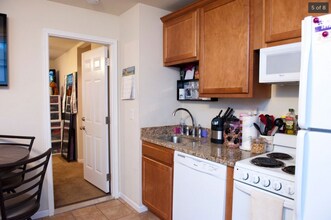 1117 N 11th St in Manhattan, KS - Building Photo - Building Photo