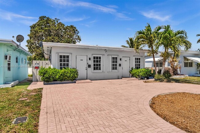 property at 930 N 16th Ave