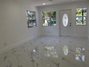 700 Tallapoosa St, Unit 103 in West Palm Beach, FL - Building Photo - Building Photo