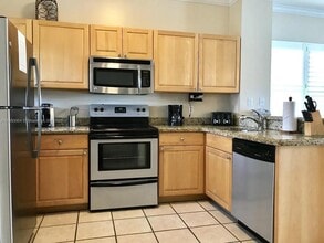 7048 Harbor Village Dr in Marathon, FL - Building Photo - Building Photo