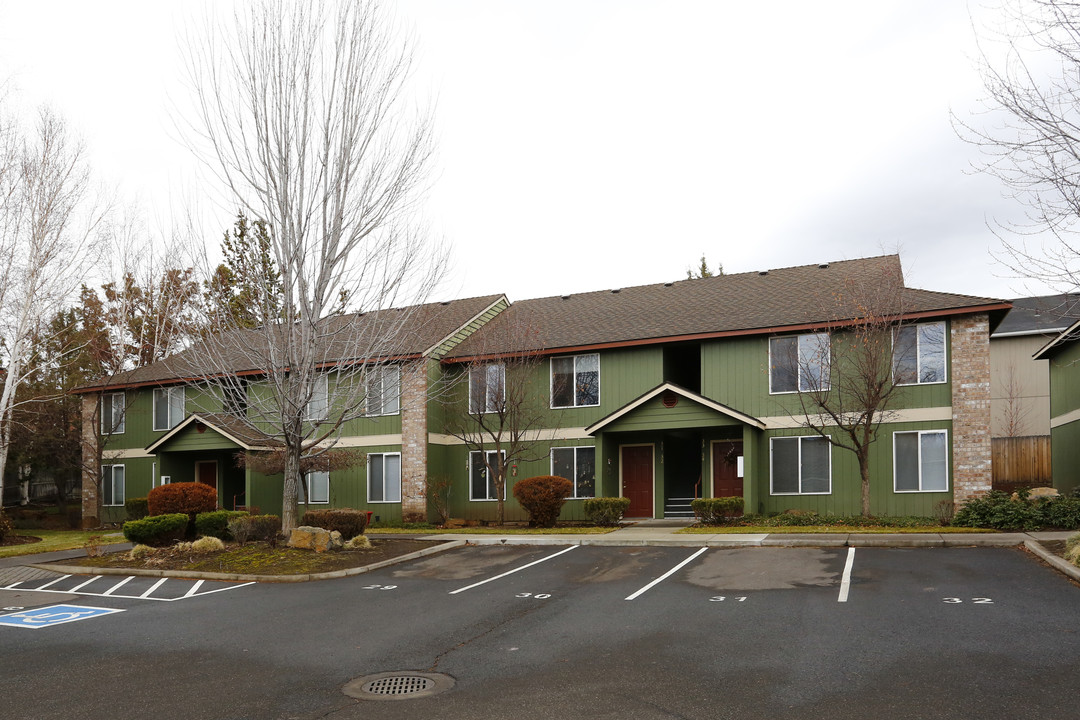 Spring Pines Apartments in Bend, OR - Foto de edificio