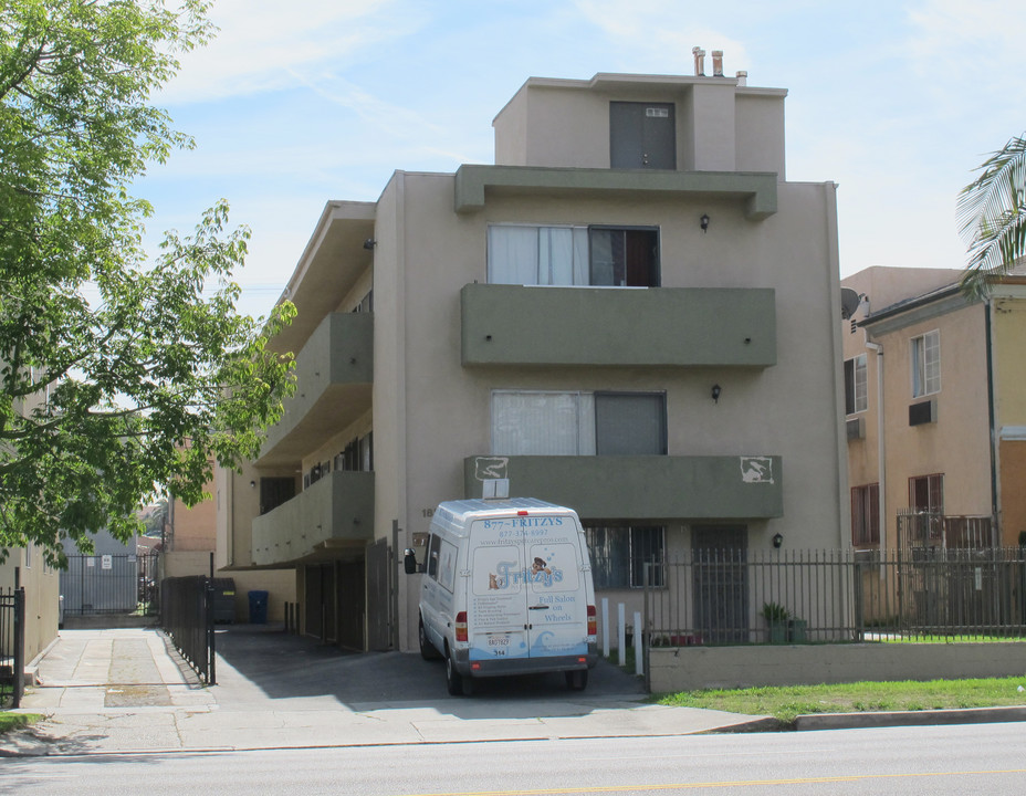 1820 S La Brea Ave in Los Angeles, CA - Building Photo