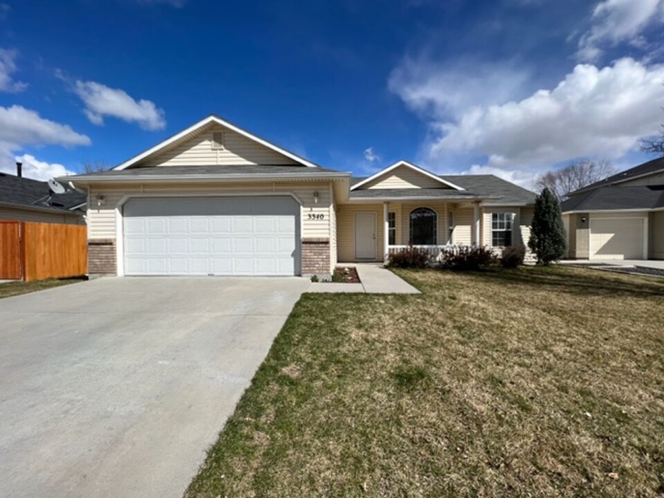 3340 N Tweedbrook Pl in Boise, ID - Building Photo