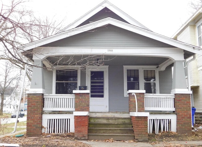 property at 1841 Grande Ave SE