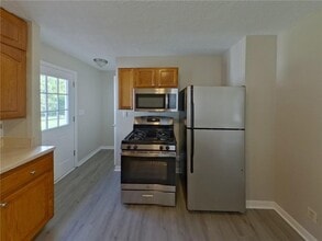 56 West Rd in Circle Pines, MN - Foto de edificio - Building Photo