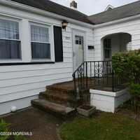 323 15th Ave in Belmar, NJ - Building Photo - Building Photo