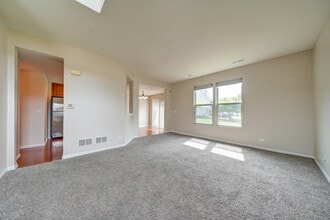 511 Valentine Way in Oswego, IL - Building Photo - Building Photo