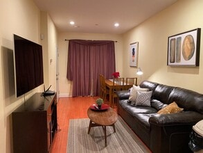 676 N 33rd St in Philadelphia, PA - Building Photo - Building Photo