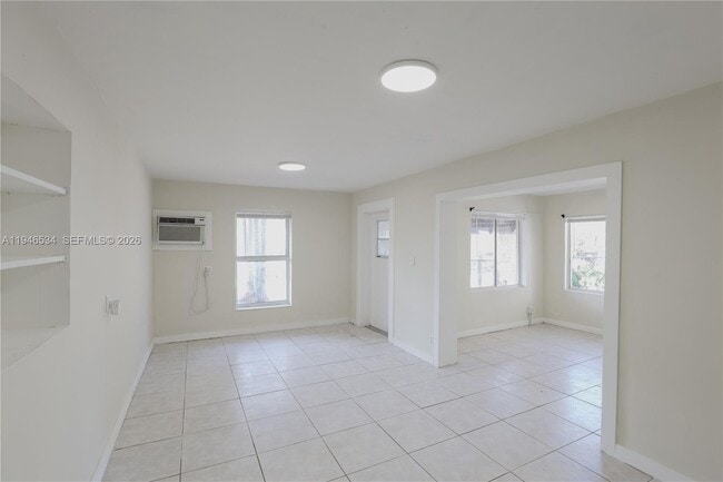 2250 NE 136th St in North Miami Beach, FL - Building Photo - Building Photo