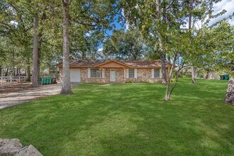 3699 Piney Point Rd in Conroe, TX - Building Photo - Building Photo