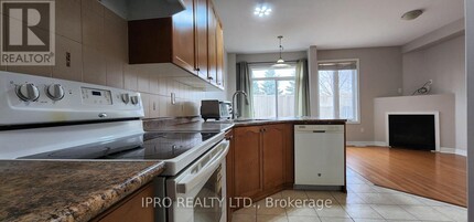 4646 Centretown Way in Mississauga, ON - Building Photo - Building Photo