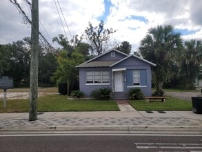 1215 Historic Goldsboro Blvd in Sanford, FL - Foto de edificio - Building Photo