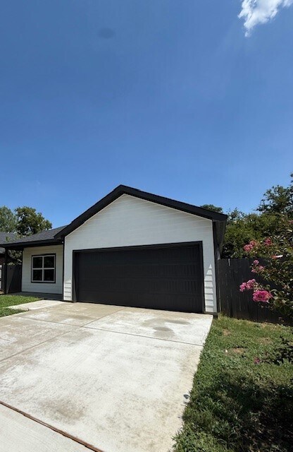 2917 Louis St in Fort Worth, TX - Building Photo - Building Photo