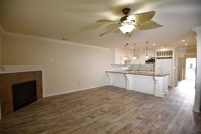 9997 Hyacinth Way in Conroe, TX - Foto de edificio - Building Photo