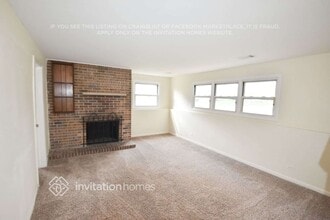 714 N Pinecrest Rd in Bolingbrook, IL - Building Photo - Building Photo