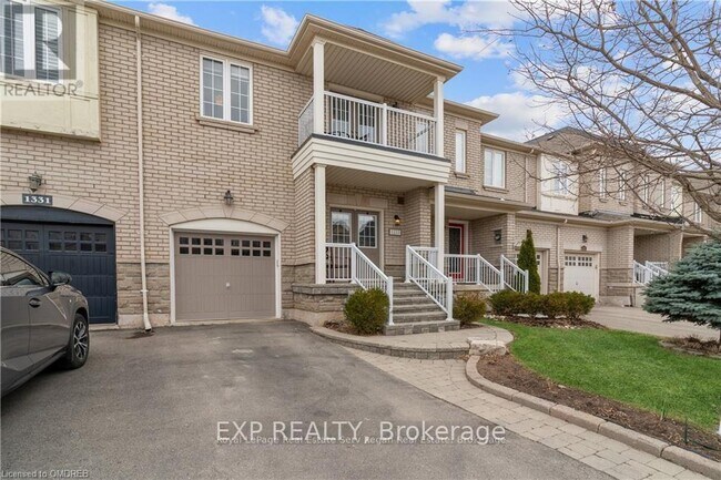 1333 Kestell Blvd. in Oakville, ON - Building Photo - Building Photo