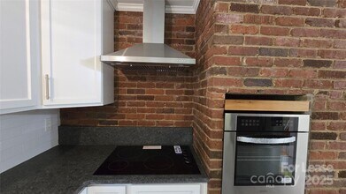 9124 Sandburg Ave in Charlotte, NC - Building Photo - Building Photo