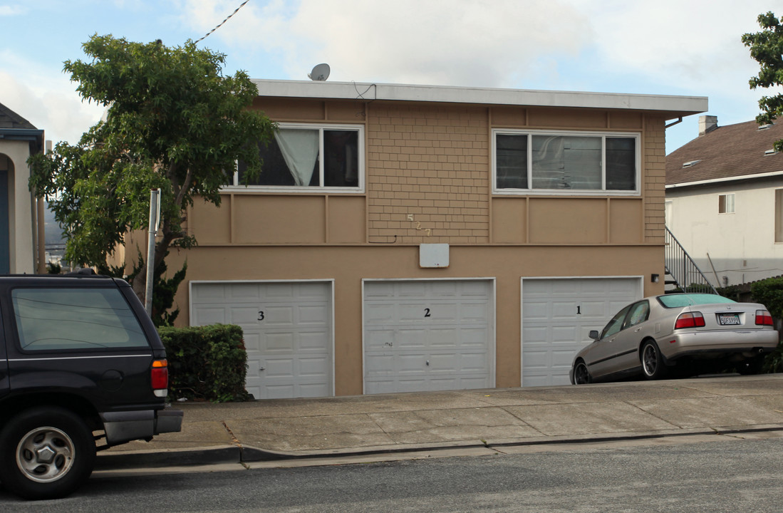 527 Baden Ave in South San Francisco, CA - Foto de edificio