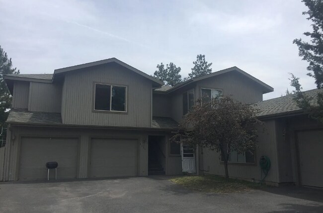 property at 1121 NE Hidden Valley Dr