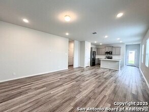 2557 Windle Ln in Seguin, TX - Building Photo - Building Photo