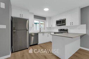 9350-9154 154 St in Edmonton, AB - Building Photo