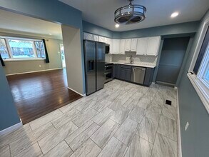 6838 Moccasin St in Westland, MI - Building Photo - Building Photo