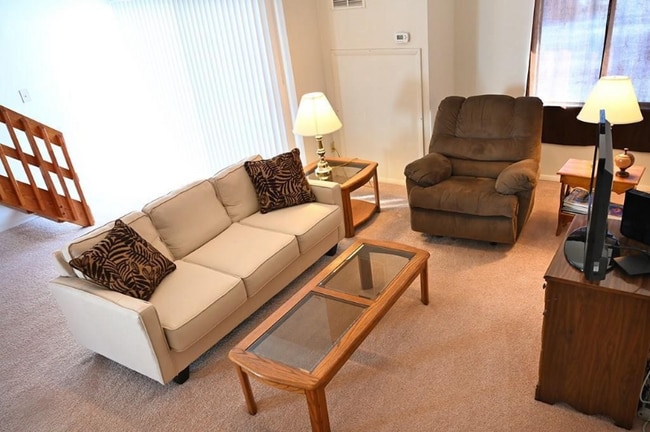 802 Stratford Dr, Unit 38 in State College, PA - Foto de edificio - Building Photo