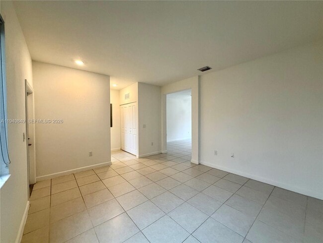21050 NE 8th Ave in North Miami Beach, FL - Building Photo - Building Photo