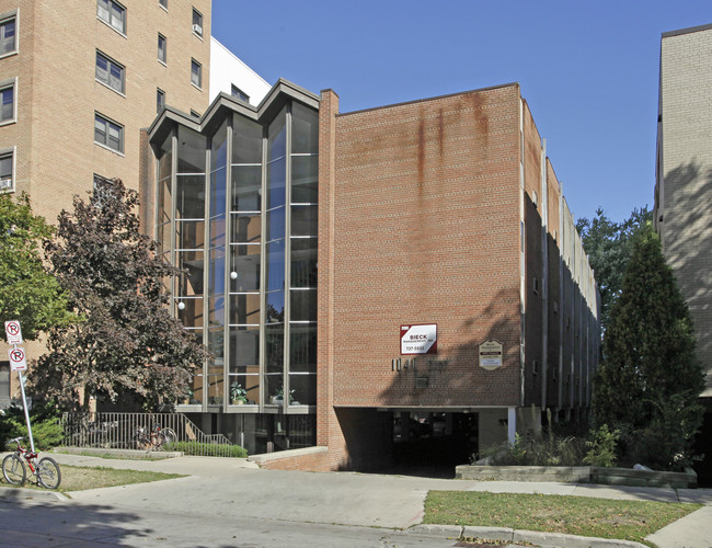 Knapp Street Apartments