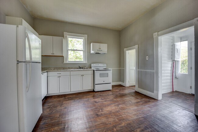 property at 818 N 34th St