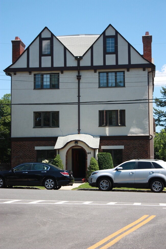 64 Parkway Rd, Unit 2B in Bronxville, NY - Building Photo - Building Photo