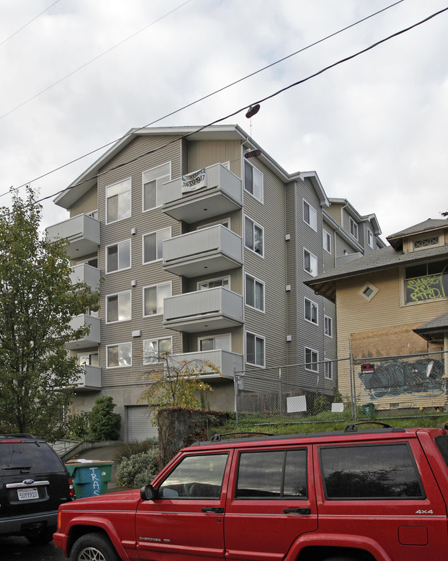 Hillside 411 in Seattle, WA - Building Photo - Building Photo