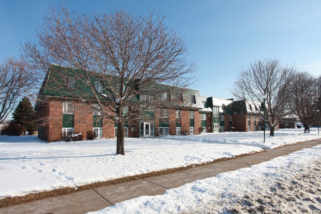 Park Haven Apartments in Brooklyn Park, MN - Building Photo - Building Photo