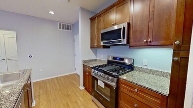 2215 Scholarship in Irvine, CA - Building Photo - Building Photo