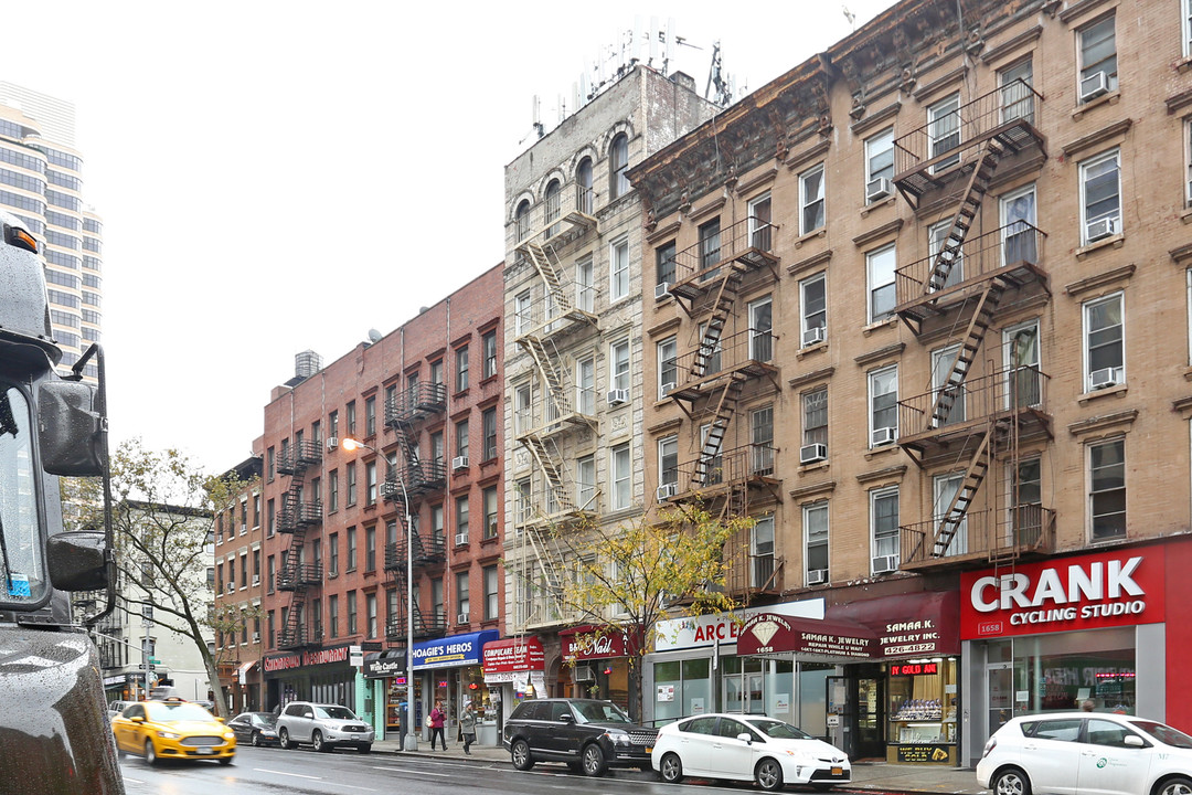 1654 Third Avenue in New York, NY - Foto de edificio