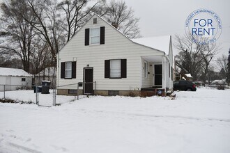 301 Chandler Ave in Flint, MI - Building Photo - Building Photo