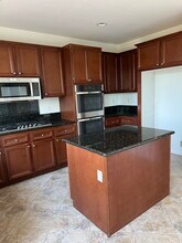 1456 Hidden Ranch Dr in Simi Valley, CA - Foto de edificio - Building Photo