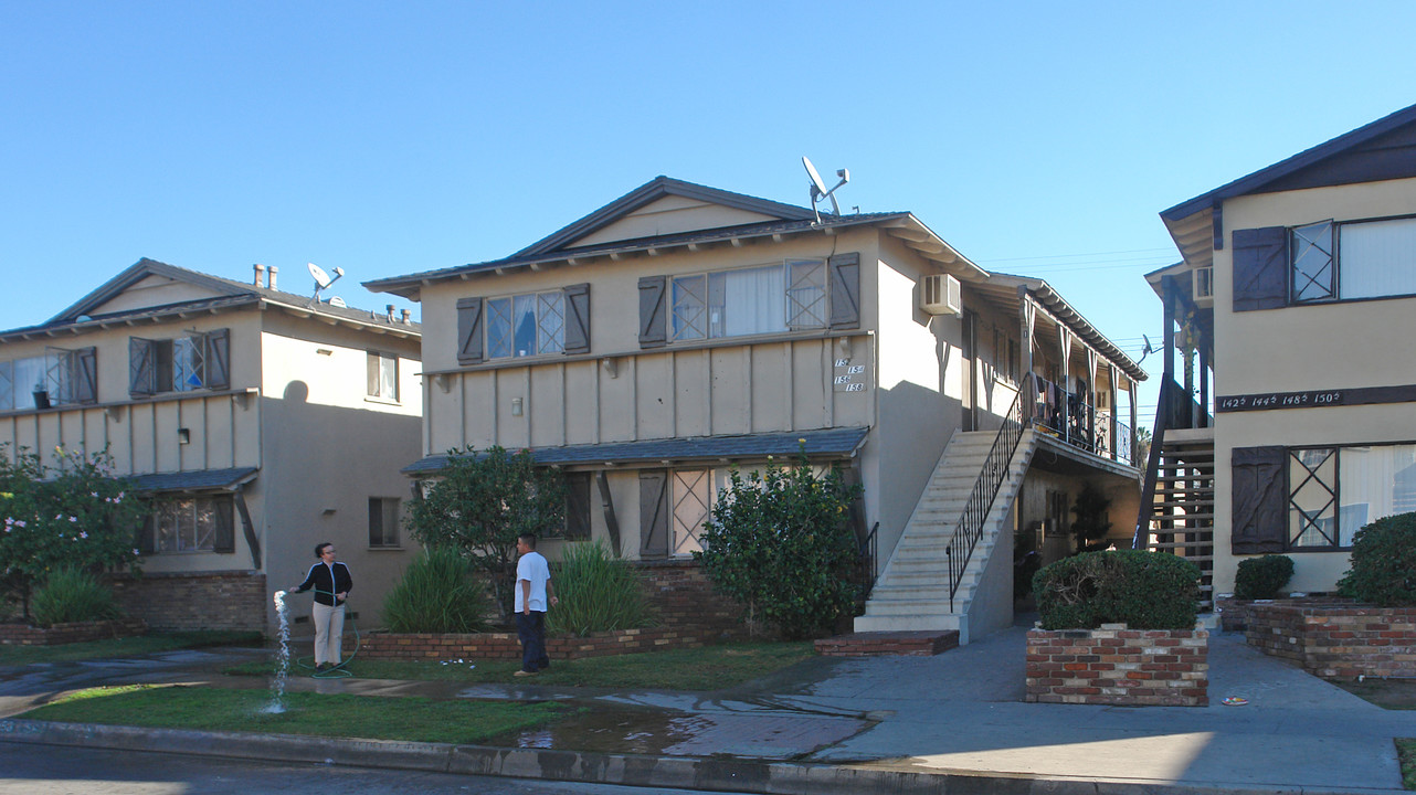 152 Vecino Dr in Covina, CA - Foto de edificio