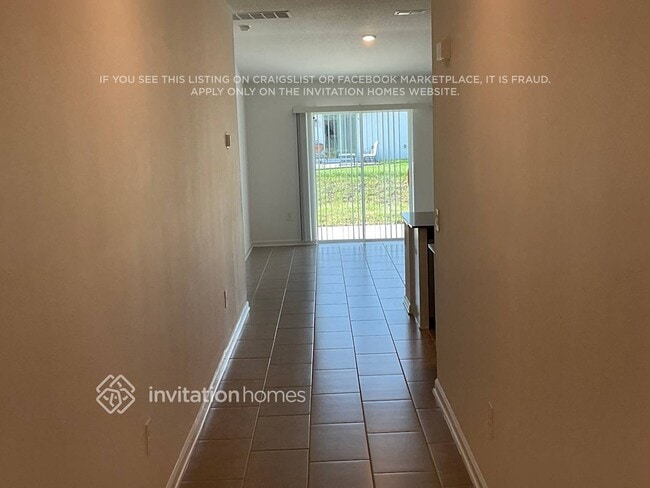 3091 Blue Bonnet Ln in Osteen, FL - Foto de edificio - Building Photo