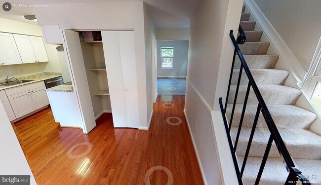 939 Barton Oaks Pl in Herndon, VA - Building Photo - Building Photo