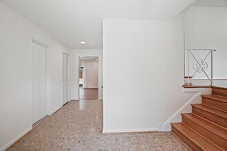 6607 Lone Oak Dr in Bethesda, MD - Building Photo - Building Photo