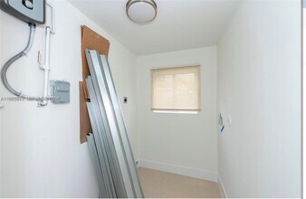 10386 SW 173rd St in Miami, FL - Building Photo - Building Photo