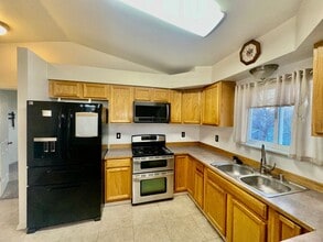 1220 Woodstock Dr in Palmer, AK - Building Photo - Building Photo