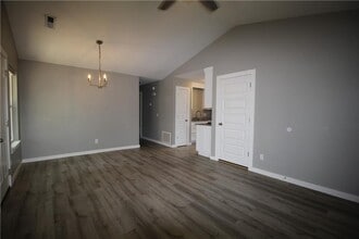 214 NW J St in Bentonville, AR - Building Photo - Building Photo