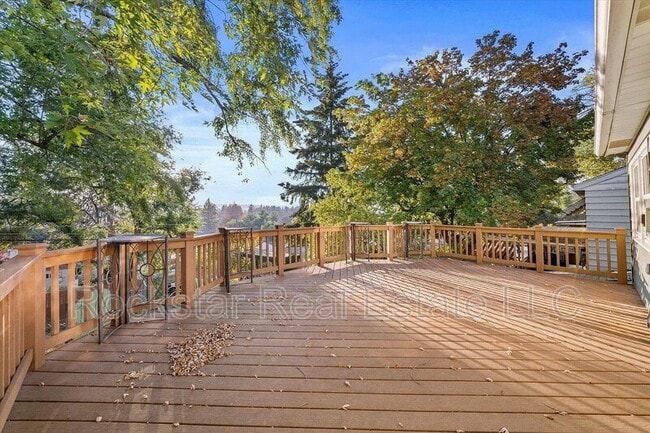 property at 5919 N Sutherlin St