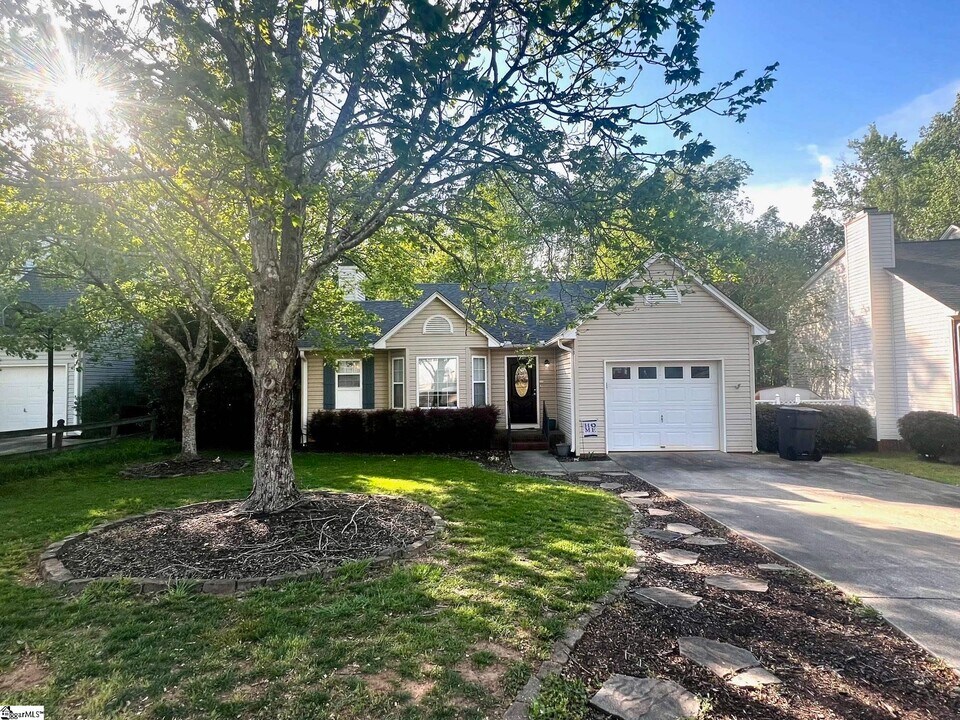 317 Riverside Chase Cir in Greer, SC - Building Photo