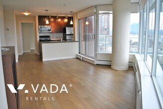688 Abbott St in Vancouver, BC - Building Photo - Building Photo