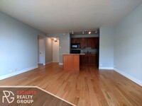 433 W Wellington Ave, Unit 8H in Chicago, IL - Building Photo - Building Photo