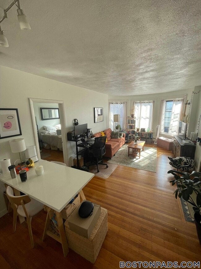 922 Beacon St, Unit 31 in Boston, MA - Building Photo - Building Photo