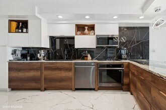 300 N State St in Chicago, IL - Building Photo - Building Photo